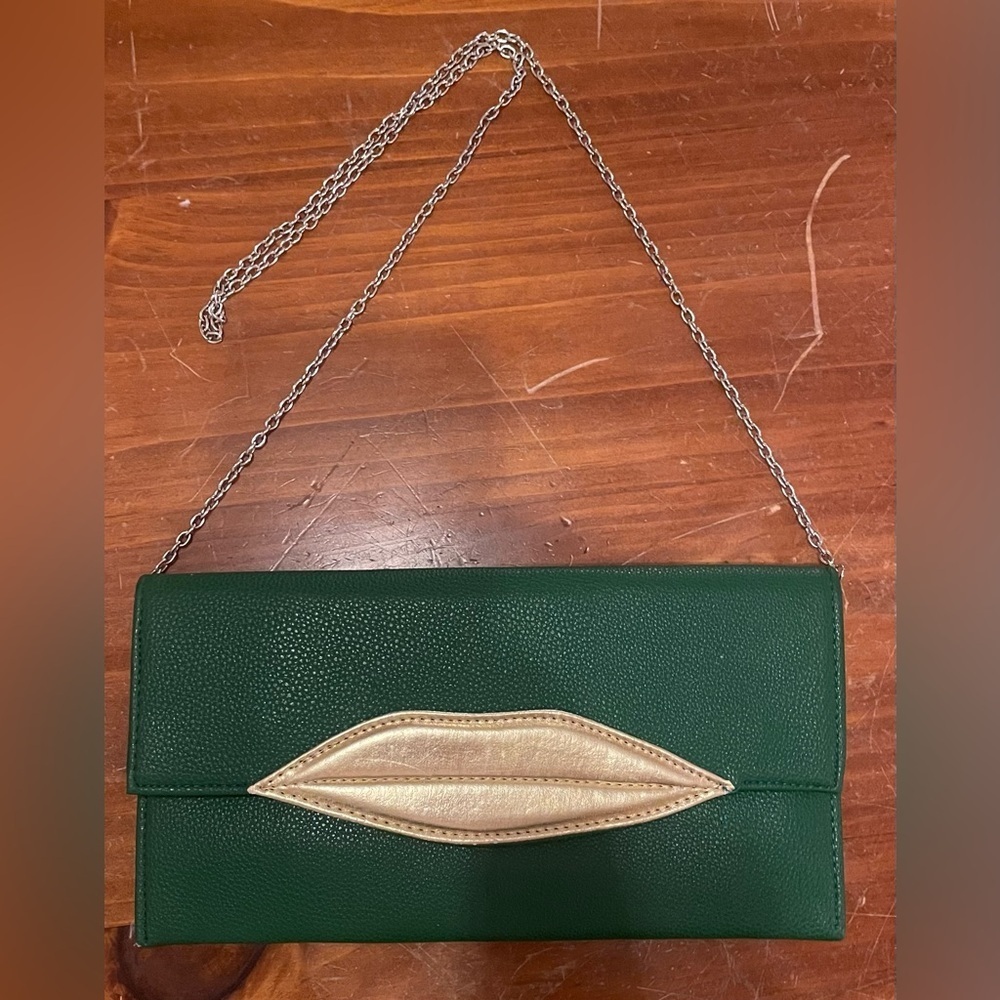 Women’s Green Rectangular Shoulder Bag/clutch Gold Lips Silver Chain Detailing